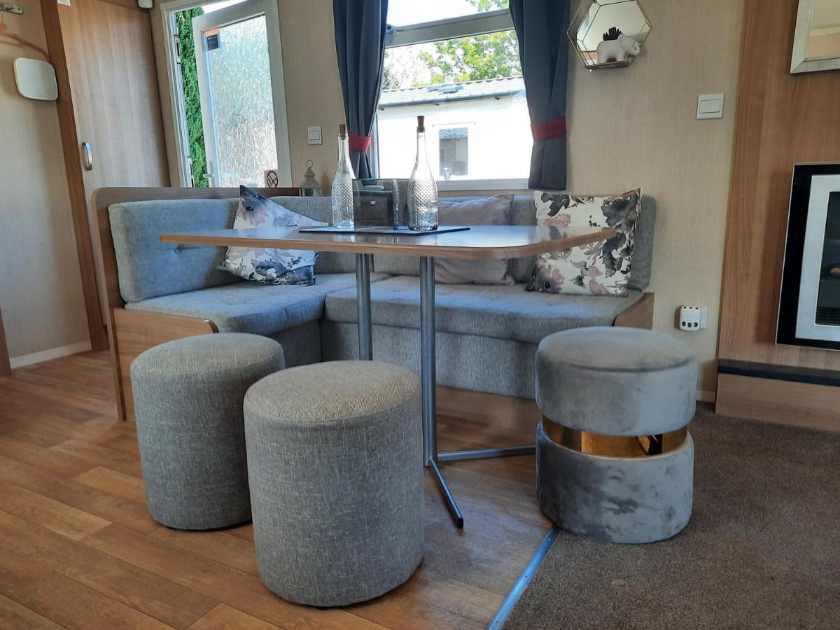 Cheswick  Haggerston Castle 3 Bedroom Deluxe Holiday Home מראה חיצוני תמונה