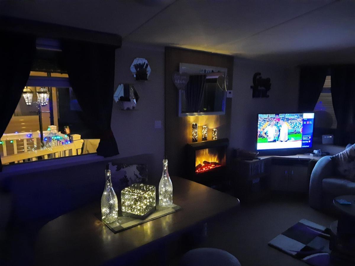 Cheswick  Haggerston Castle 3 Bedroom Deluxe Holiday Home מראה חיצוני תמונה