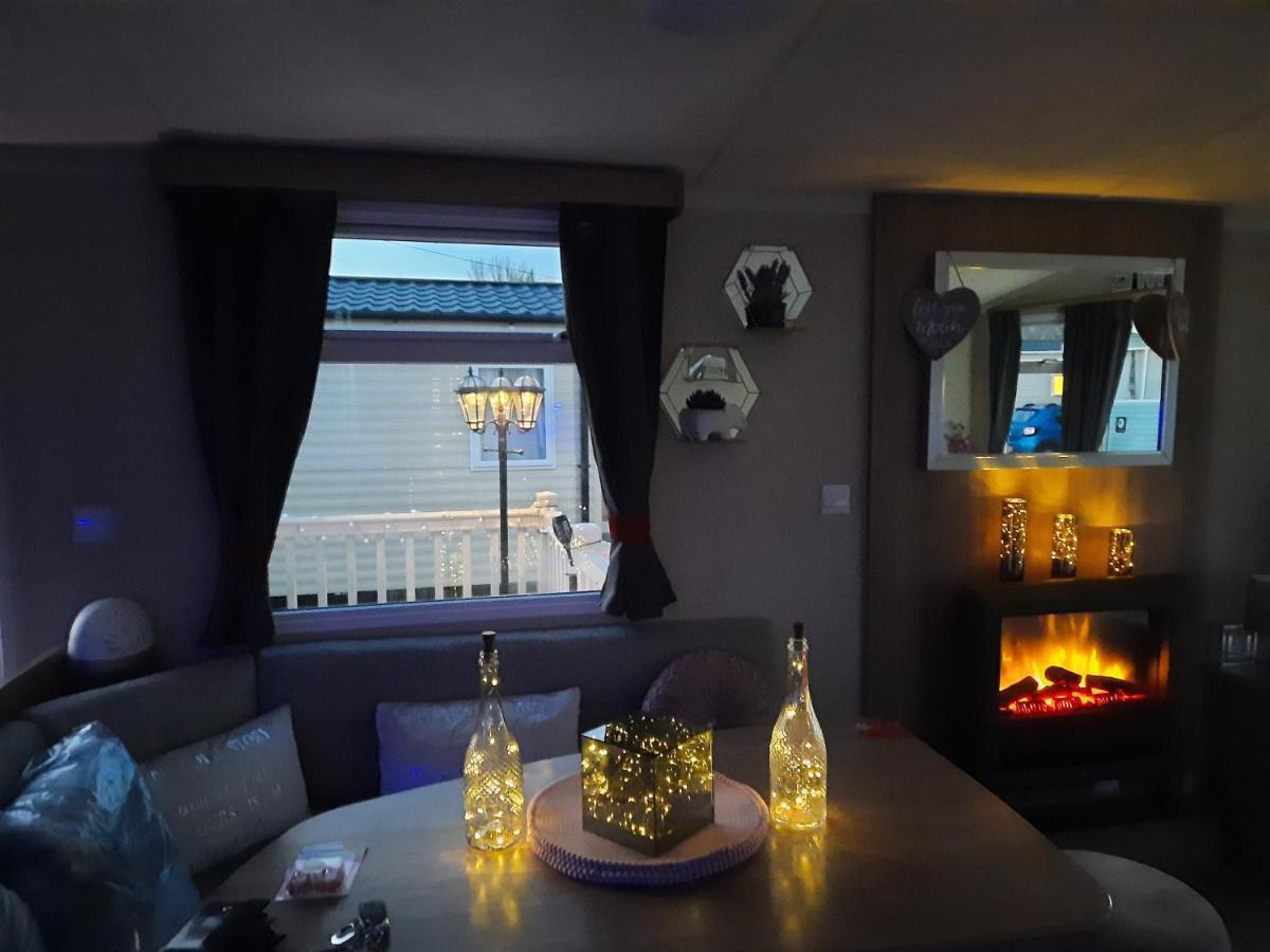 Cheswick  Haggerston Castle 3 Bedroom Deluxe Holiday Home מראה חיצוני תמונה