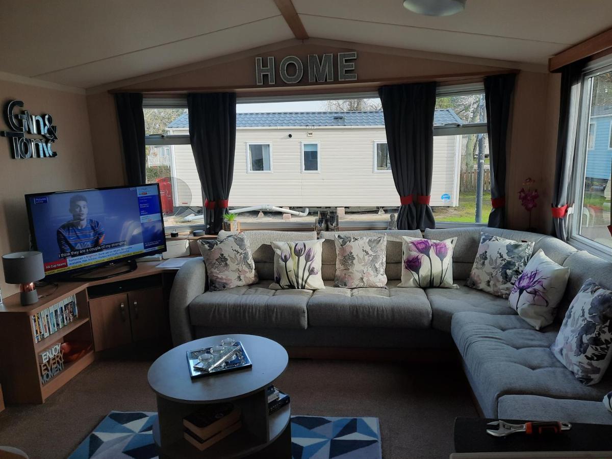 Cheswick  Haggerston Castle 3 Bedroom Deluxe Holiday Home מראה חיצוני תמונה